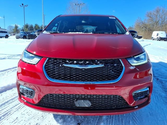 New 2026 Chrysler Pacifica Select image 2