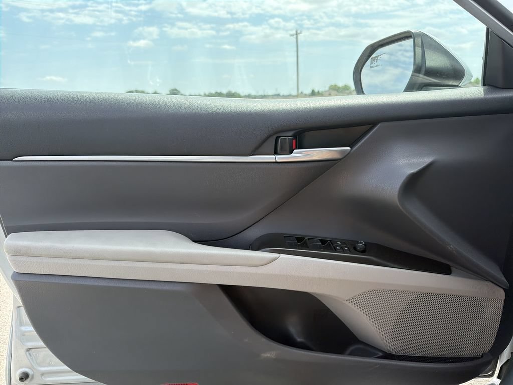 Used 2023 Toyota Camry SE FWD image 35