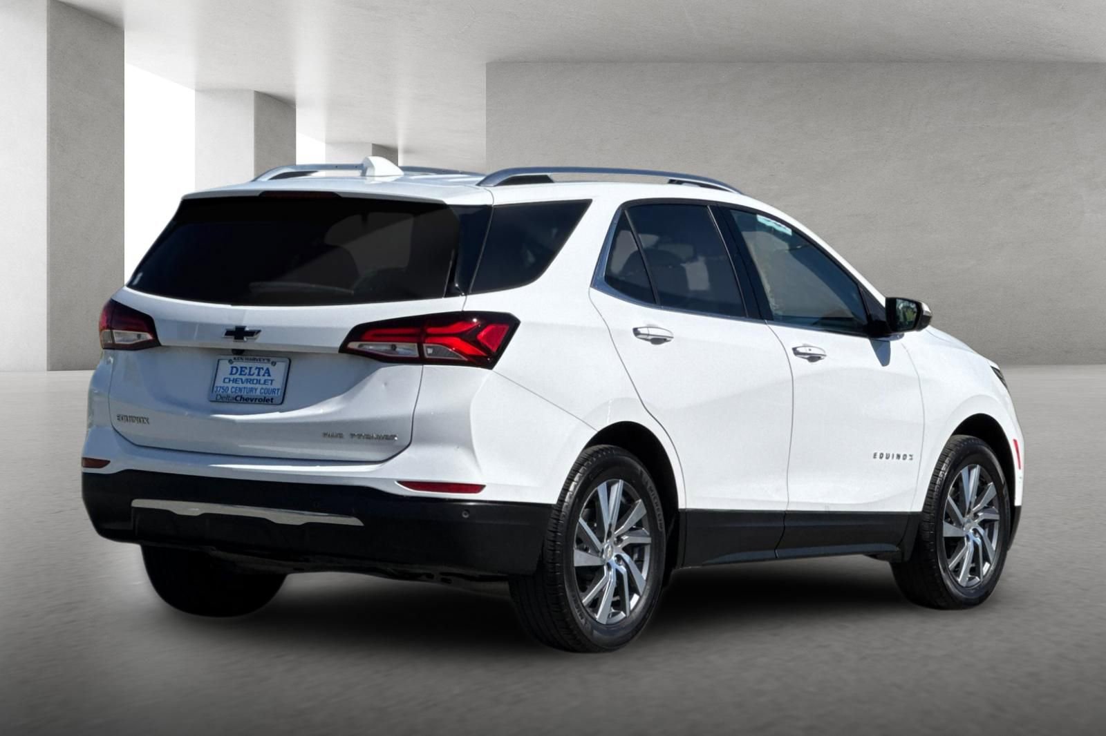 Used 2022 Chevrolet Equinox Premier AWD/4WD image 4