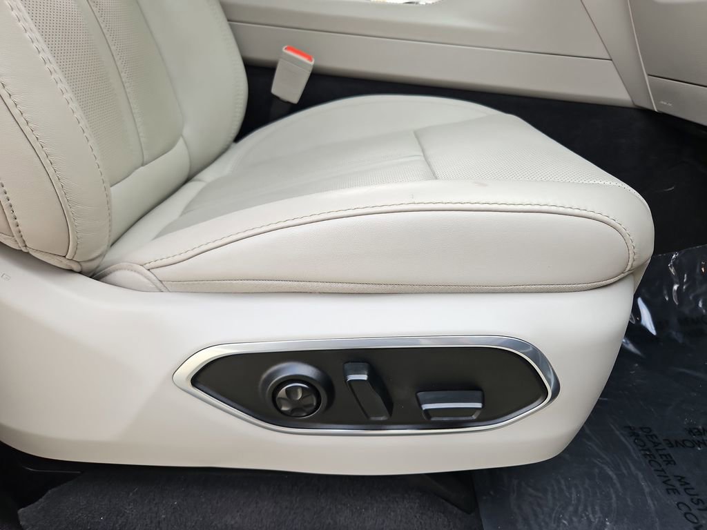 Used 2024 Jeep Wagoneer L Series II image 27