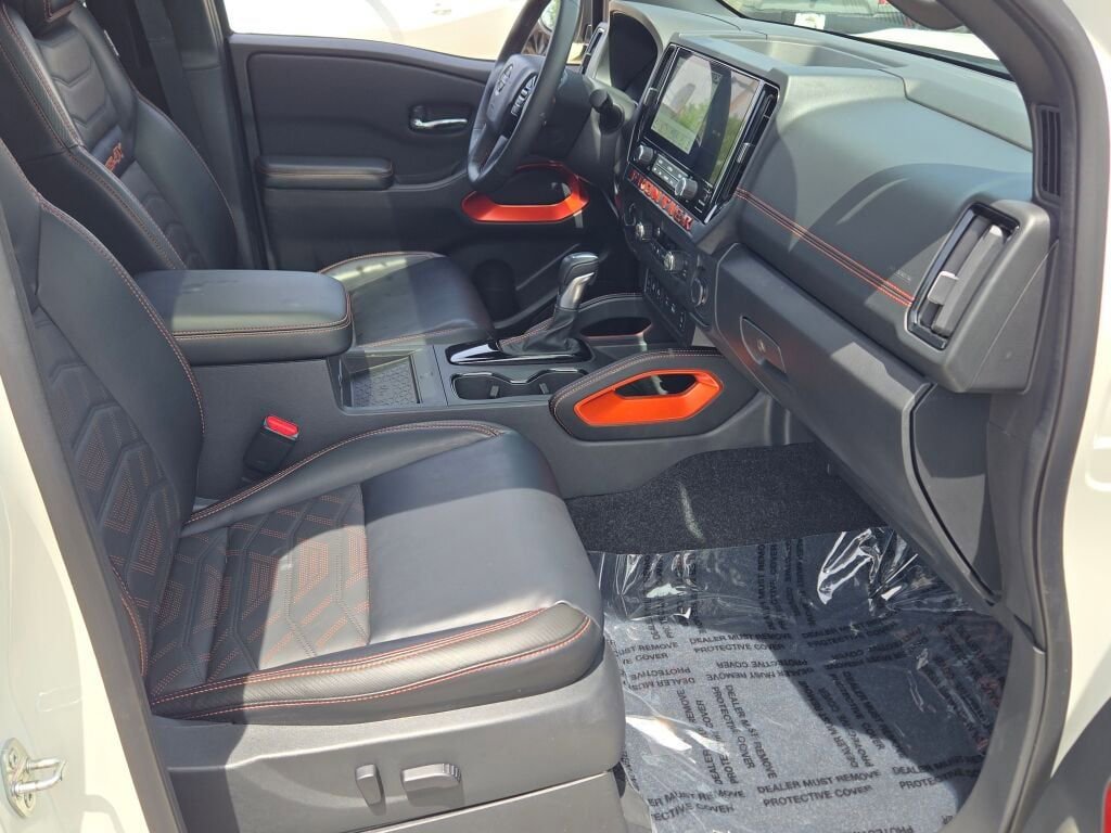 Used 2025 Nissan Frontier PRO-4X w/ Pro Premium Package AWD/4WD image 4