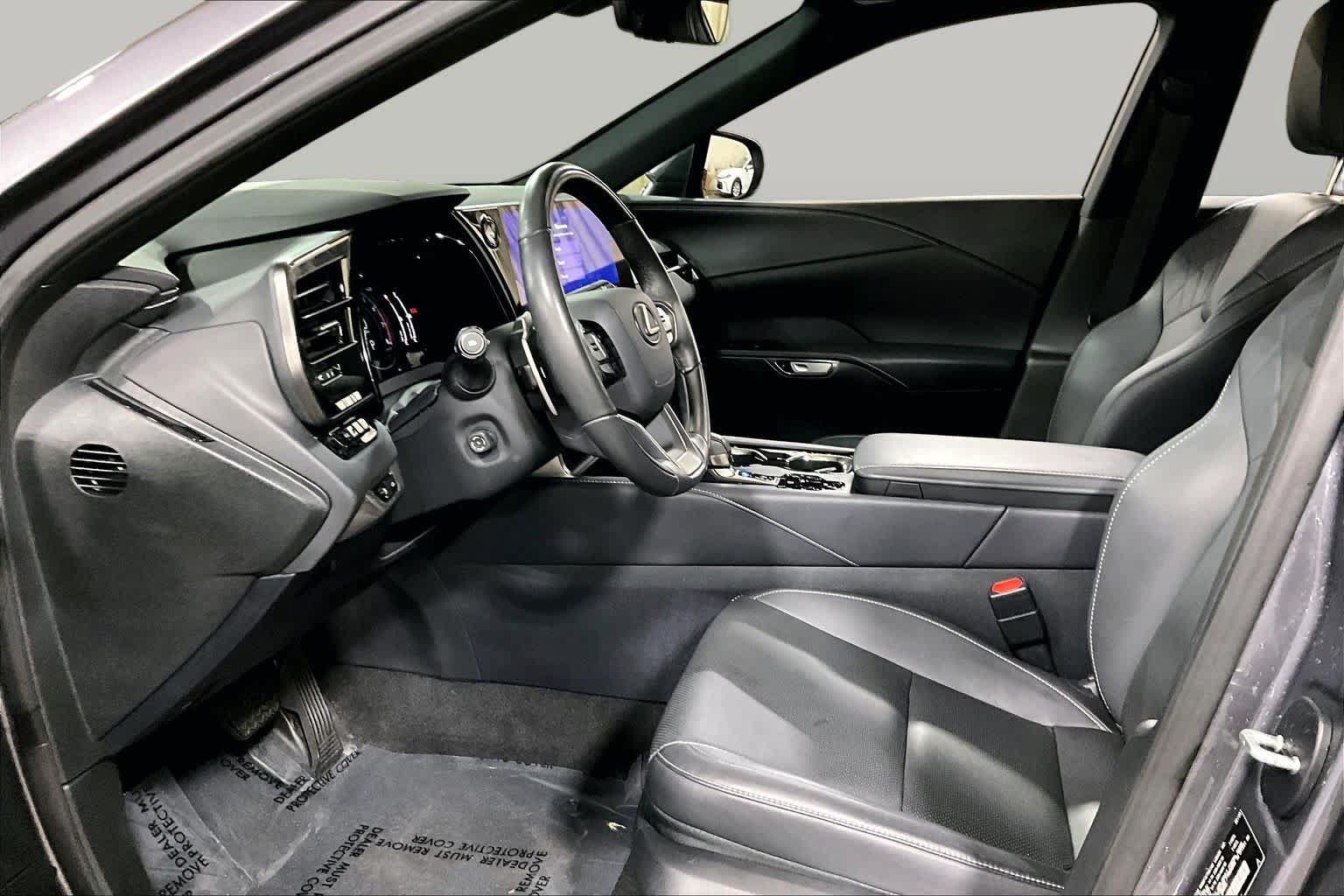 Used 2023 Lexus RX 350 Premium w/ Accessory Package AWD/4WD image 8