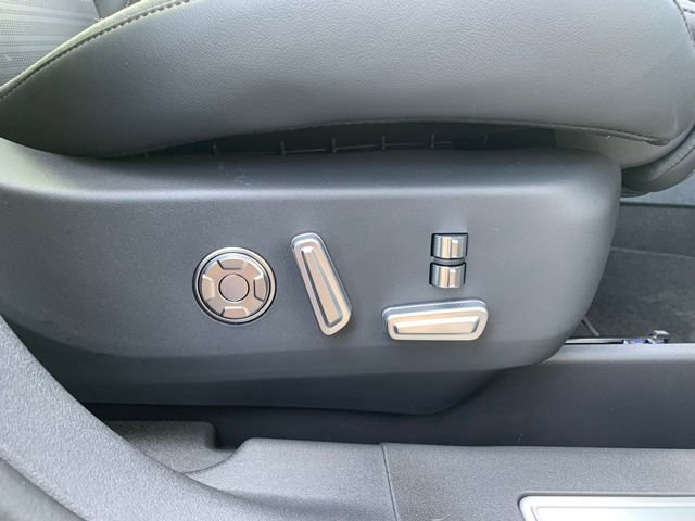 New 2025 Lincoln Nautilus Reserve image 16