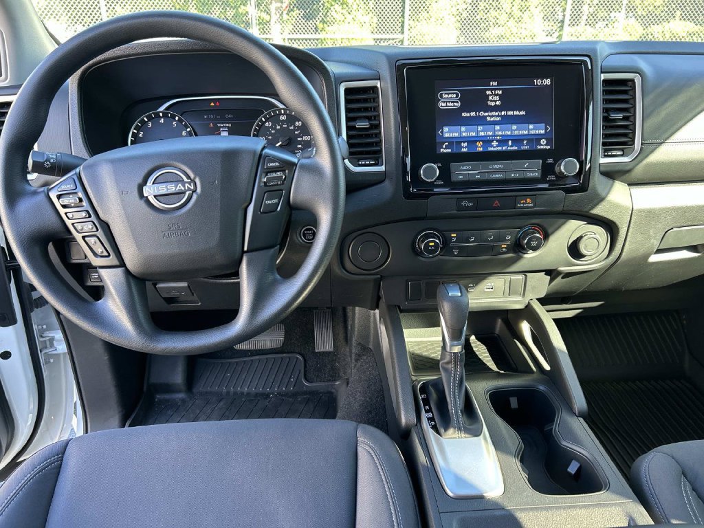 Used 2024 Nissan Frontier SV RWD image 17