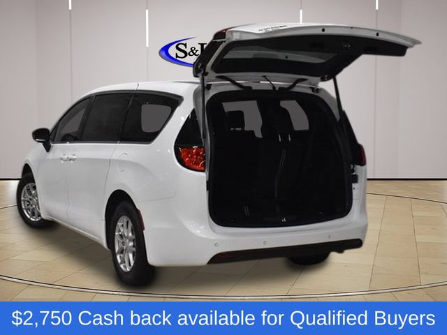 New 2026 Chrysler Voyager LX FWD image 12