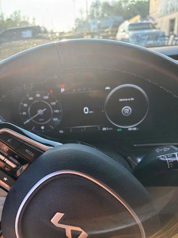 Used 2024 Kia Carnival SX Prestige image 25