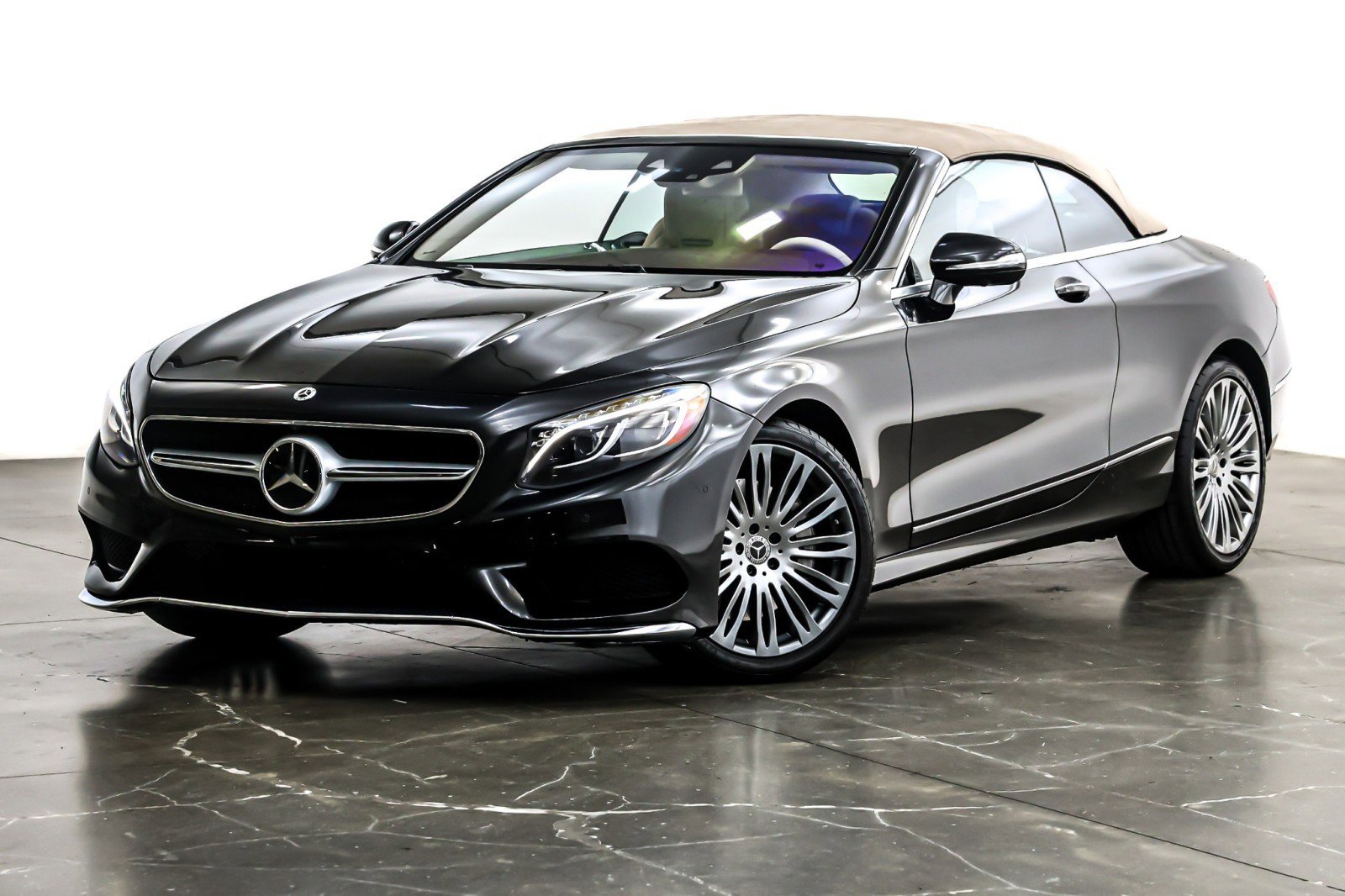 Used 2019 Mercedes-Benz S 560 Cabriolet image 3