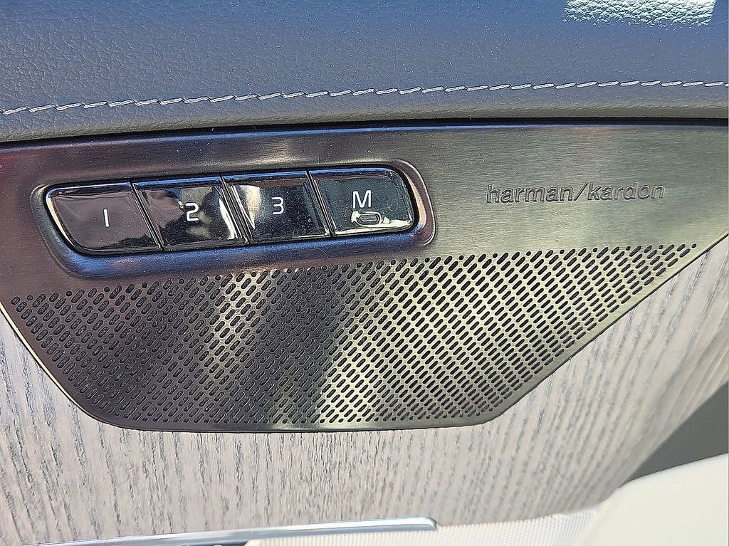 Used 2022 Volvo XC90 T6 Inscription w/ Advanced Package image 21