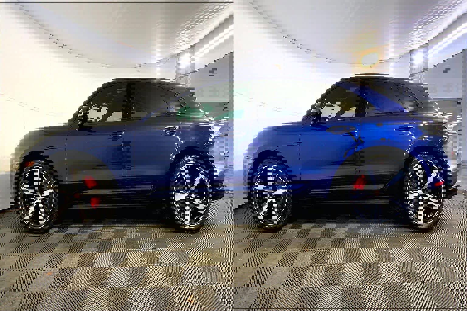 Used 2025 Porsche Macan GTS image 2