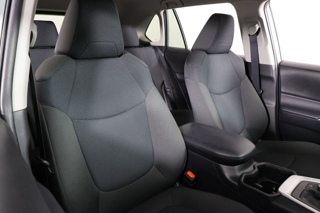 Used 2023 Toyota RAV4 LE image 24