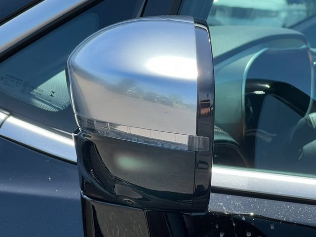 Used 2025 Chrysler Pacifica Pinnacle w/ Trailer Tow Group AWD/4WD image 47