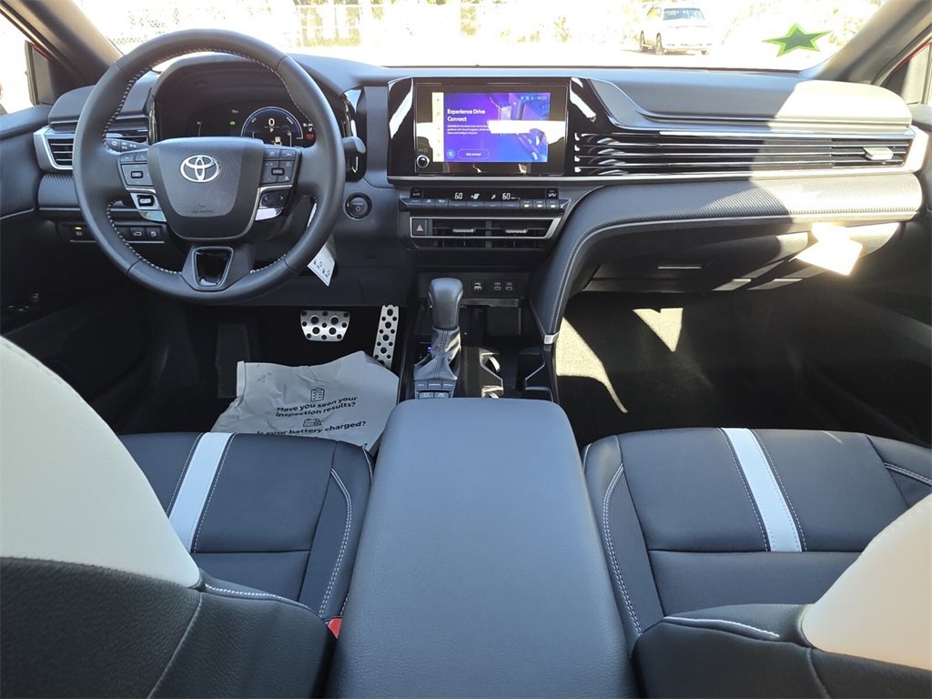 Used 2026 Toyota Camry SE image 5