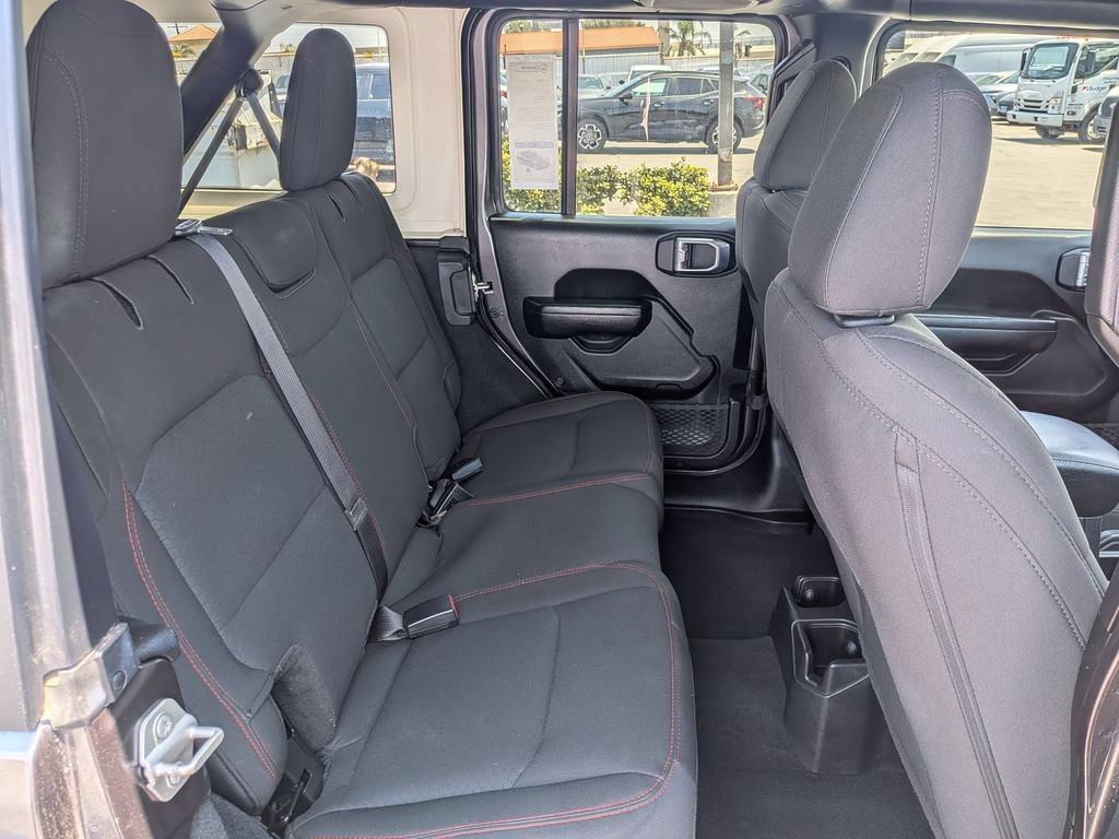 Used 2023 Jeep Wrangler Unlimited Rubicon AWD/4WD image 29