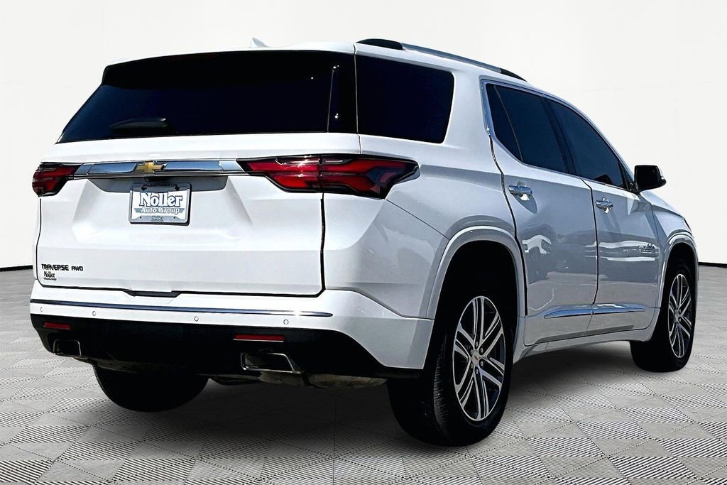 Used 2023 Chevrolet Traverse High Country image 2