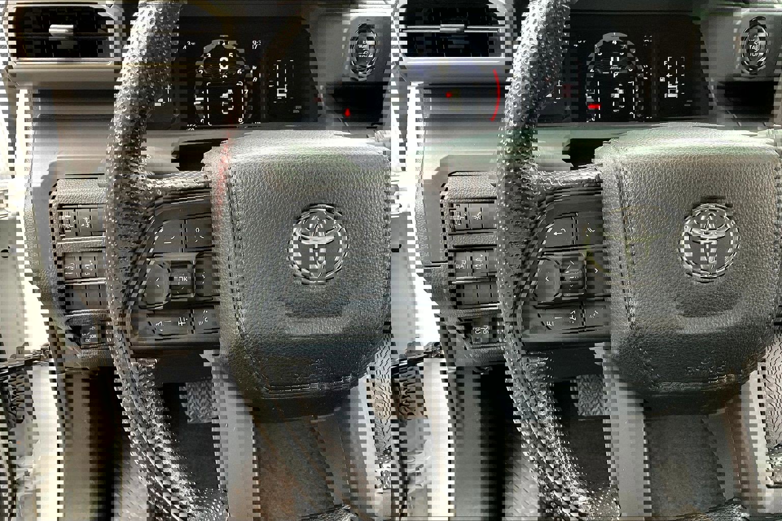 Used 2024 Toyota Tacoma SR image 12