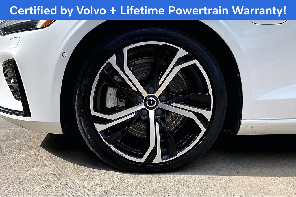 Used 2023 Volvo S60 T8 Plus image 12