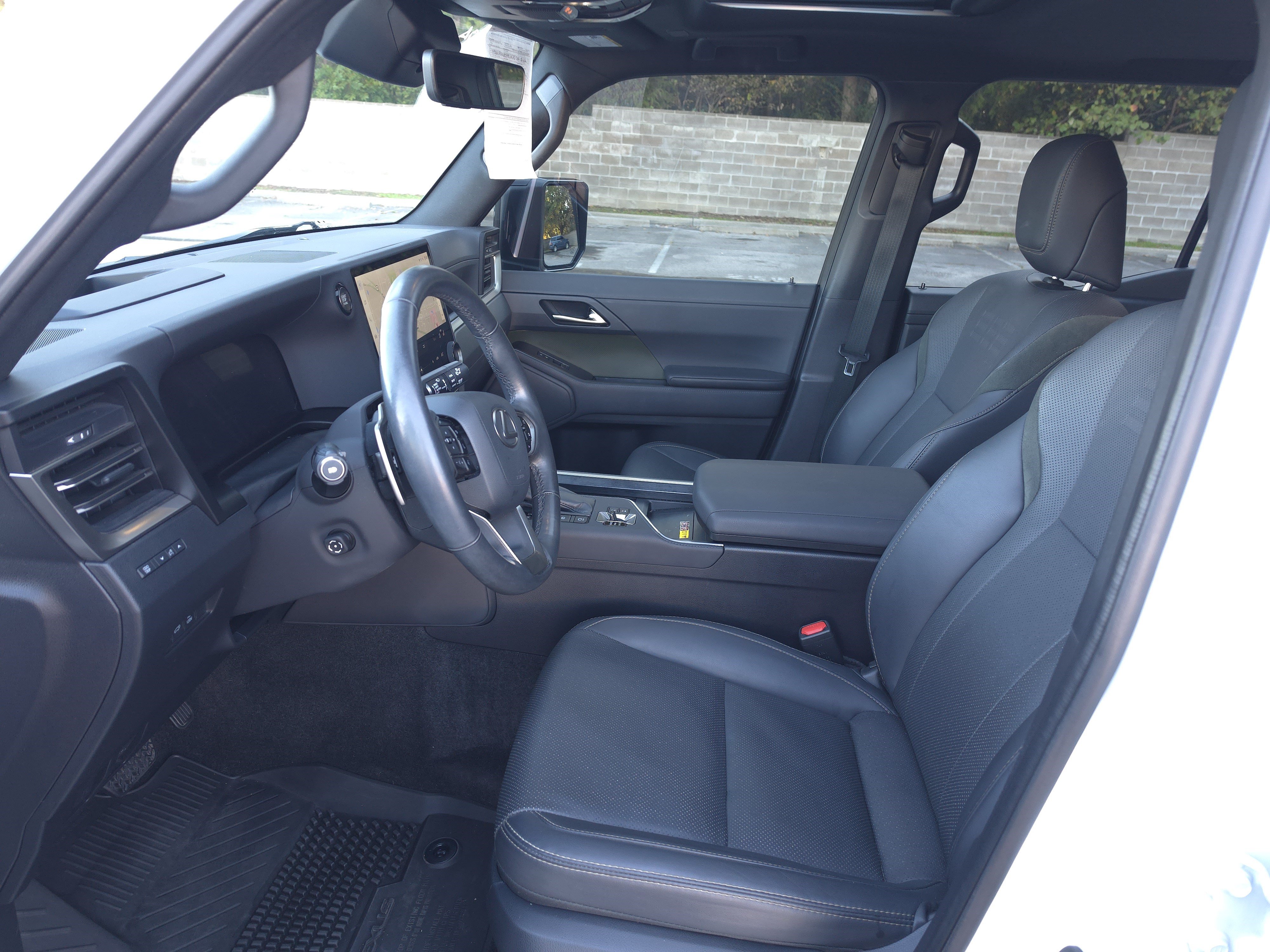 Used 2024 Lexus GX 550 AWD/4WD image 11