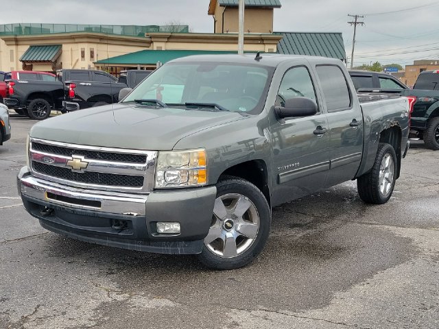 Used 2011 Chevrolet Silverado 1500 LT w/ All-Star Edition AWD/4WD image 4
