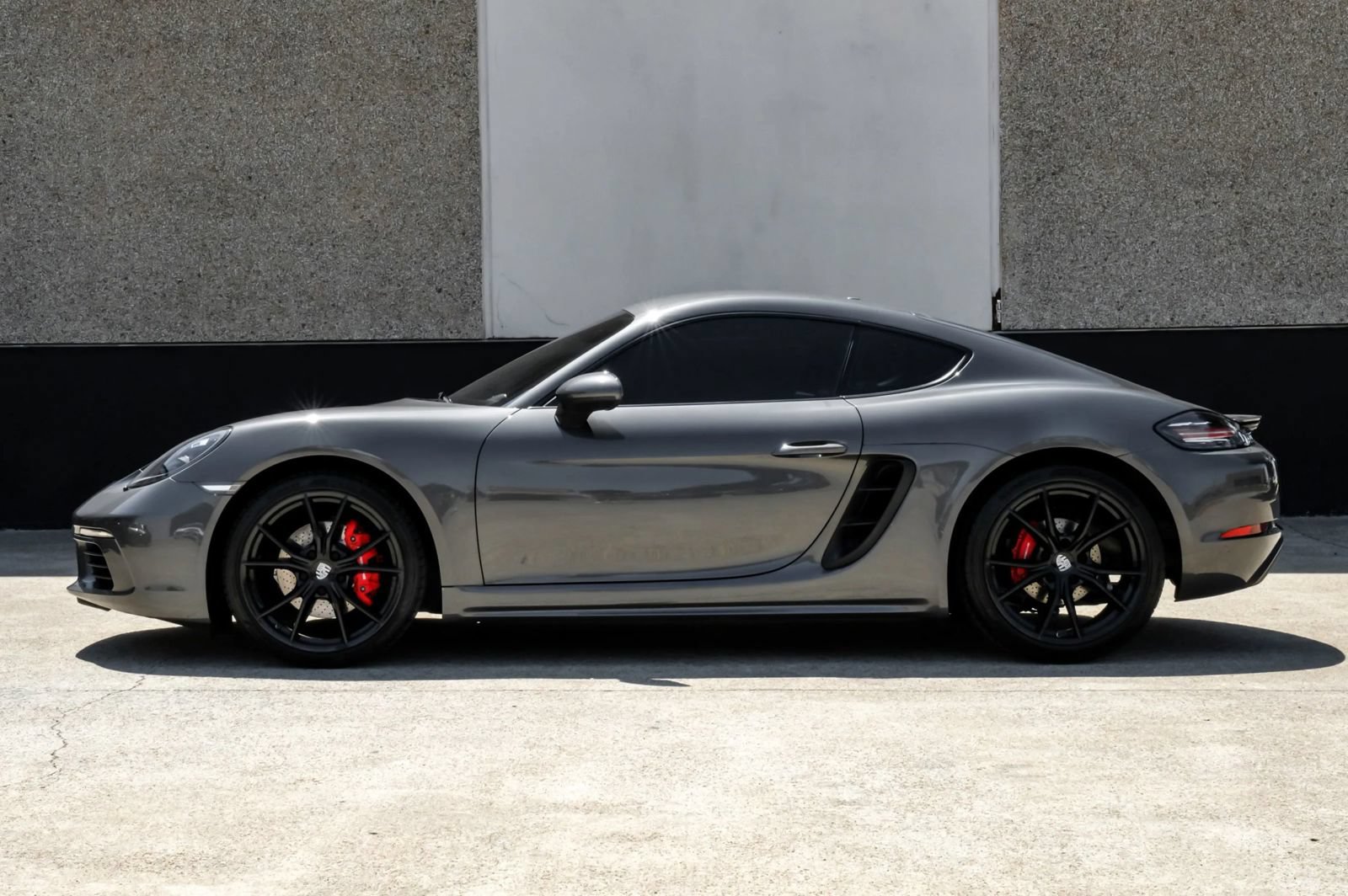 Used 2019 Porsche 718 Cayman S RWD image 14