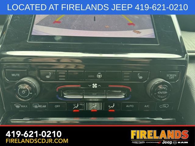 Used 2023 Jeep Grand Cherokee L Altitude image 24