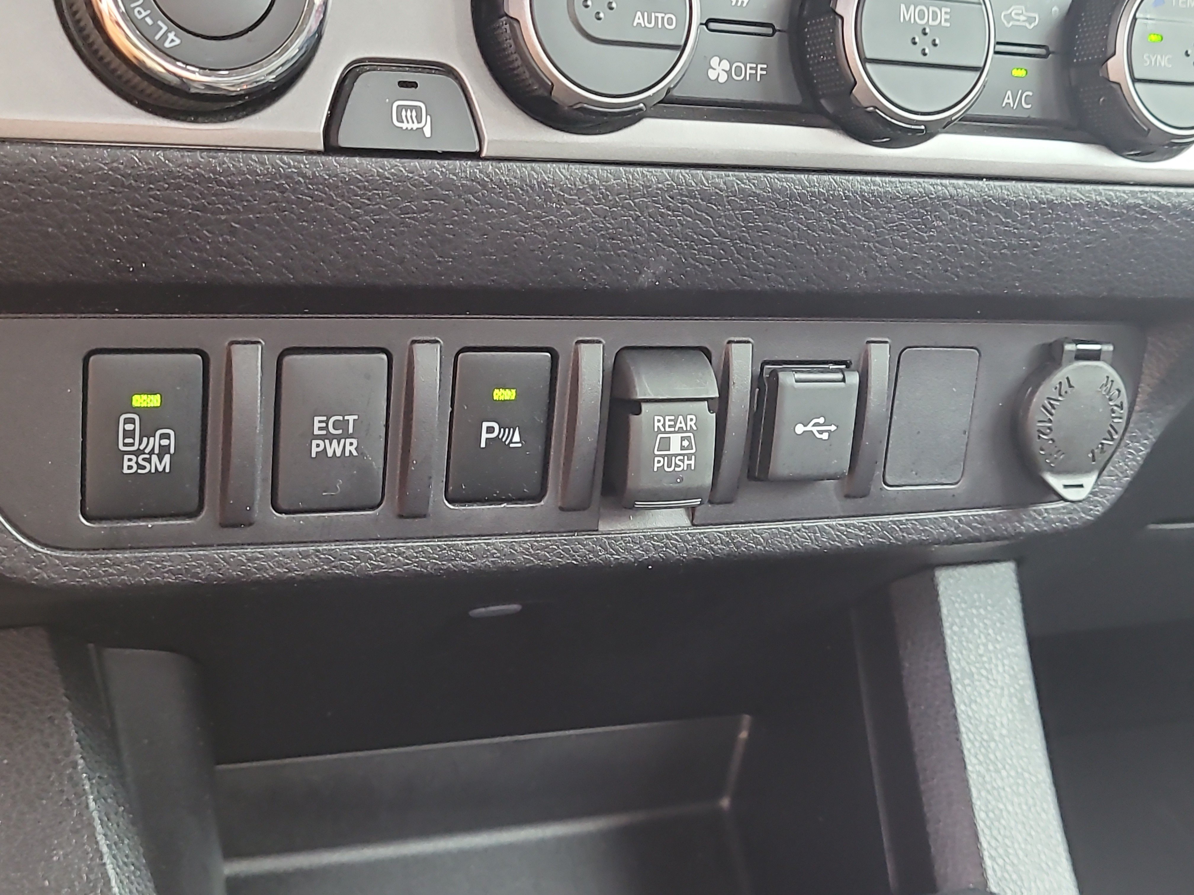 Certified 2023 Toyota Tacoma SR5 AWD/4WD image 27