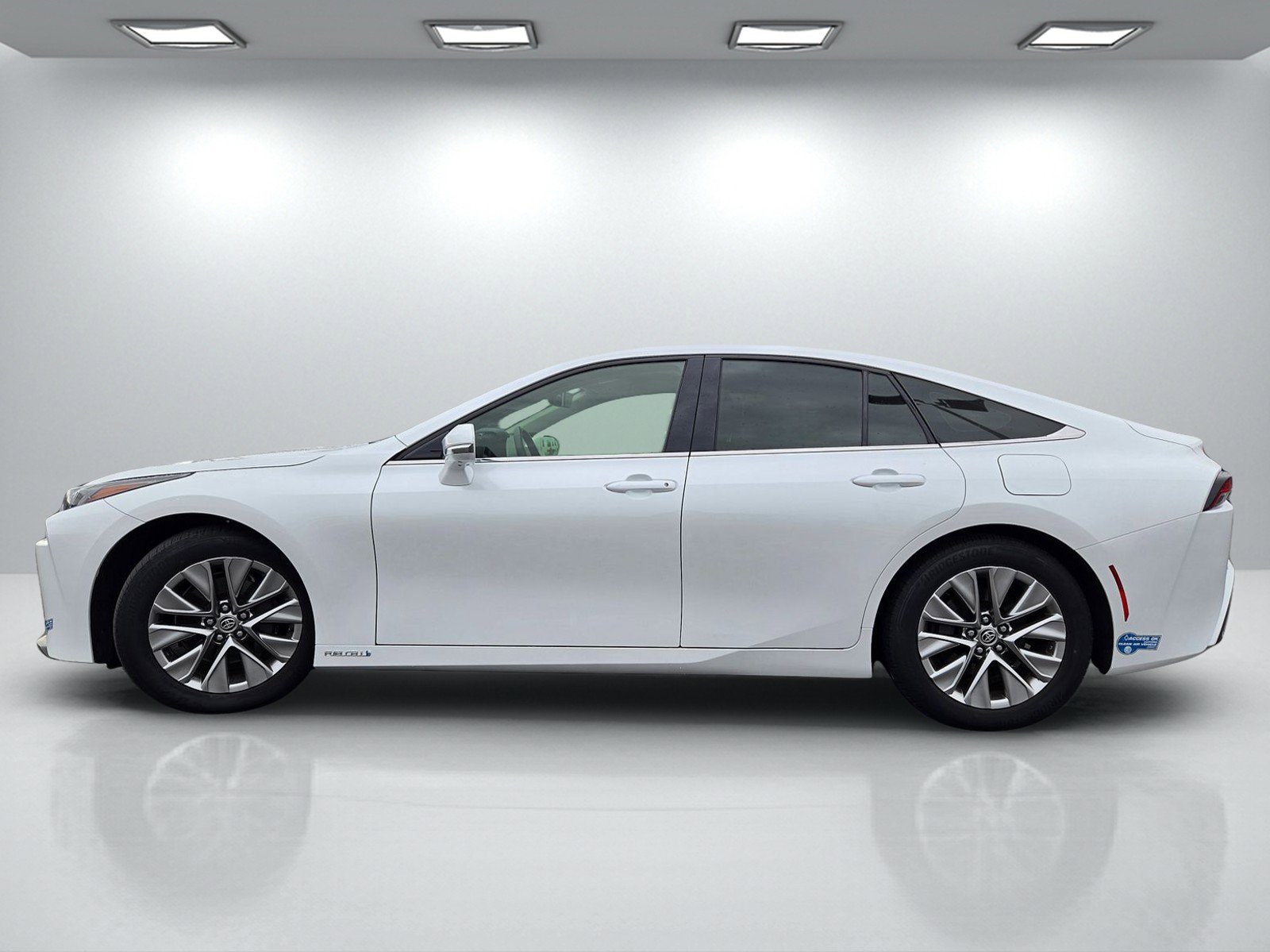 Used 2021 Toyota Mirai XLE w/ Advanced Technology Package image 7