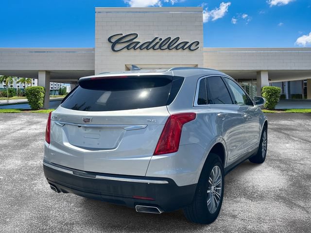 Certified 2025 Cadillac XT5 Luxury FWD image 3