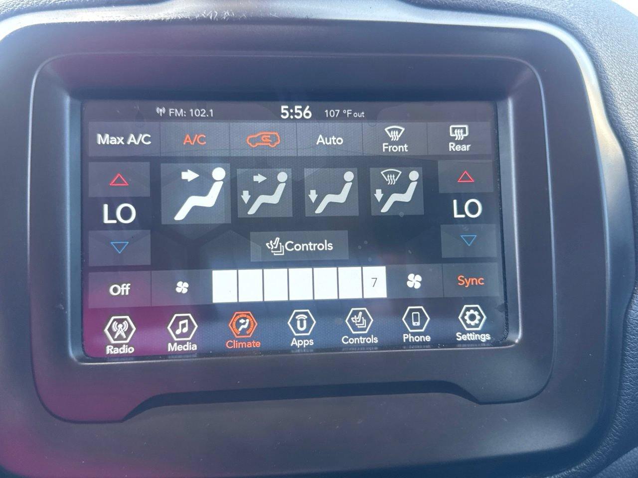 Used 2021 Jeep Renegade Latitude w/ Convenience Group FWD image 38