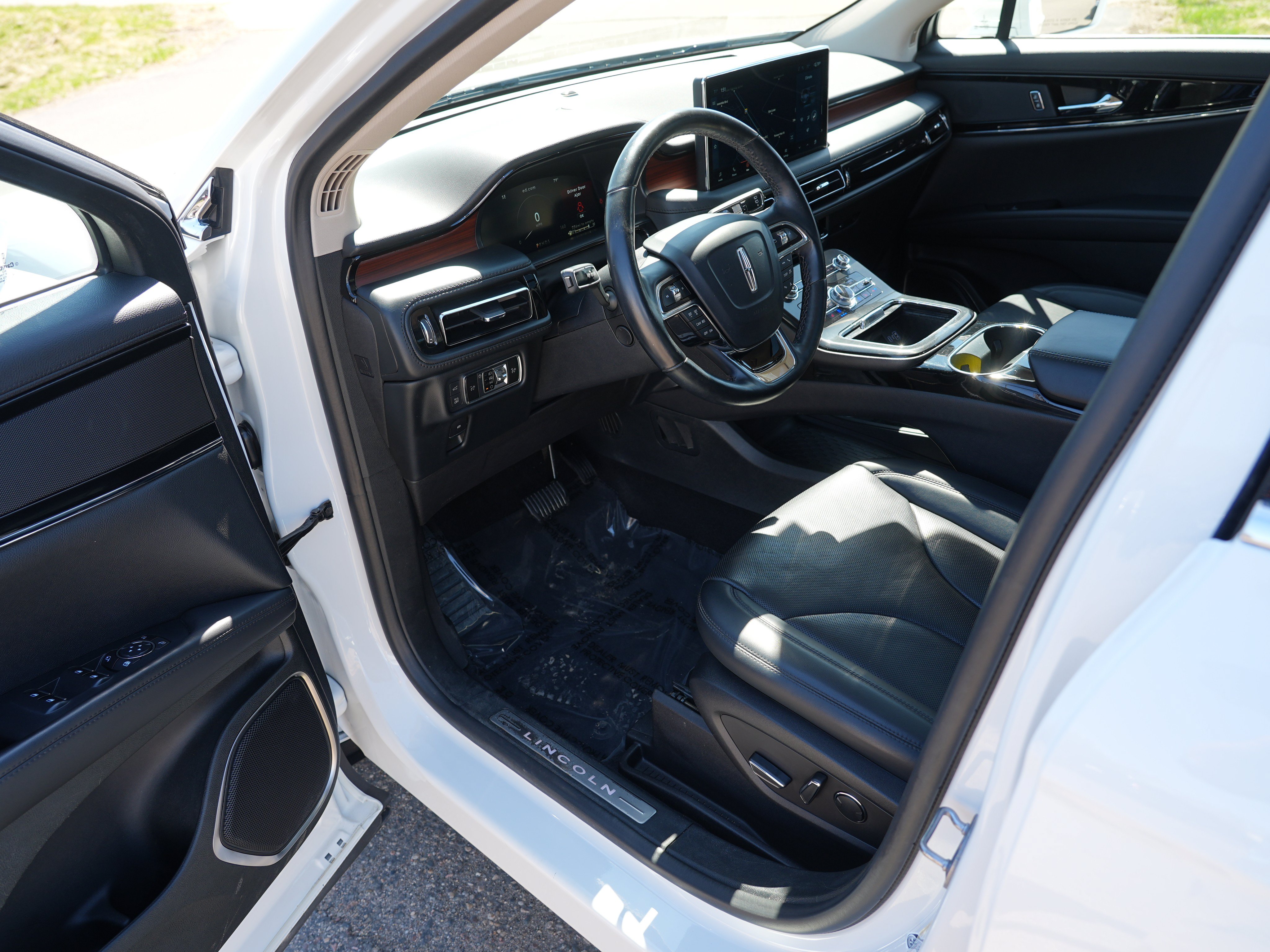 Used 2022 Lincoln Nautilus Reserve AWD/4WD image 15