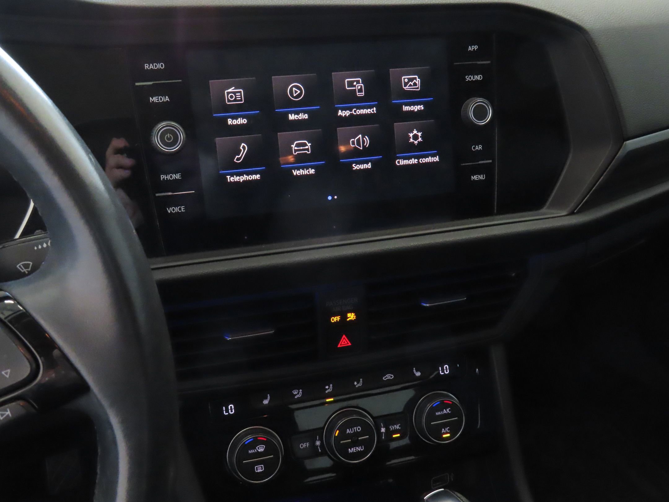 Used 2019 Volkswagen Jetta SEL image 19