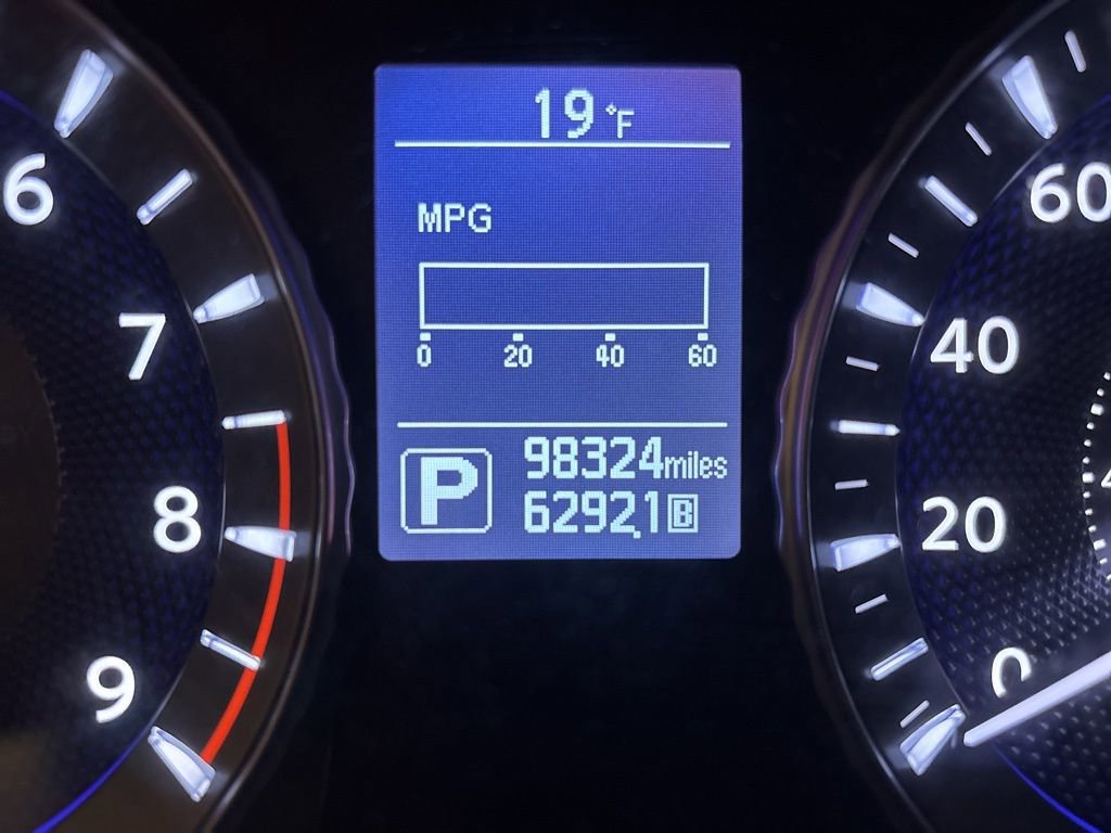 Used 2019 INFINITI Q70 Luxe image 14