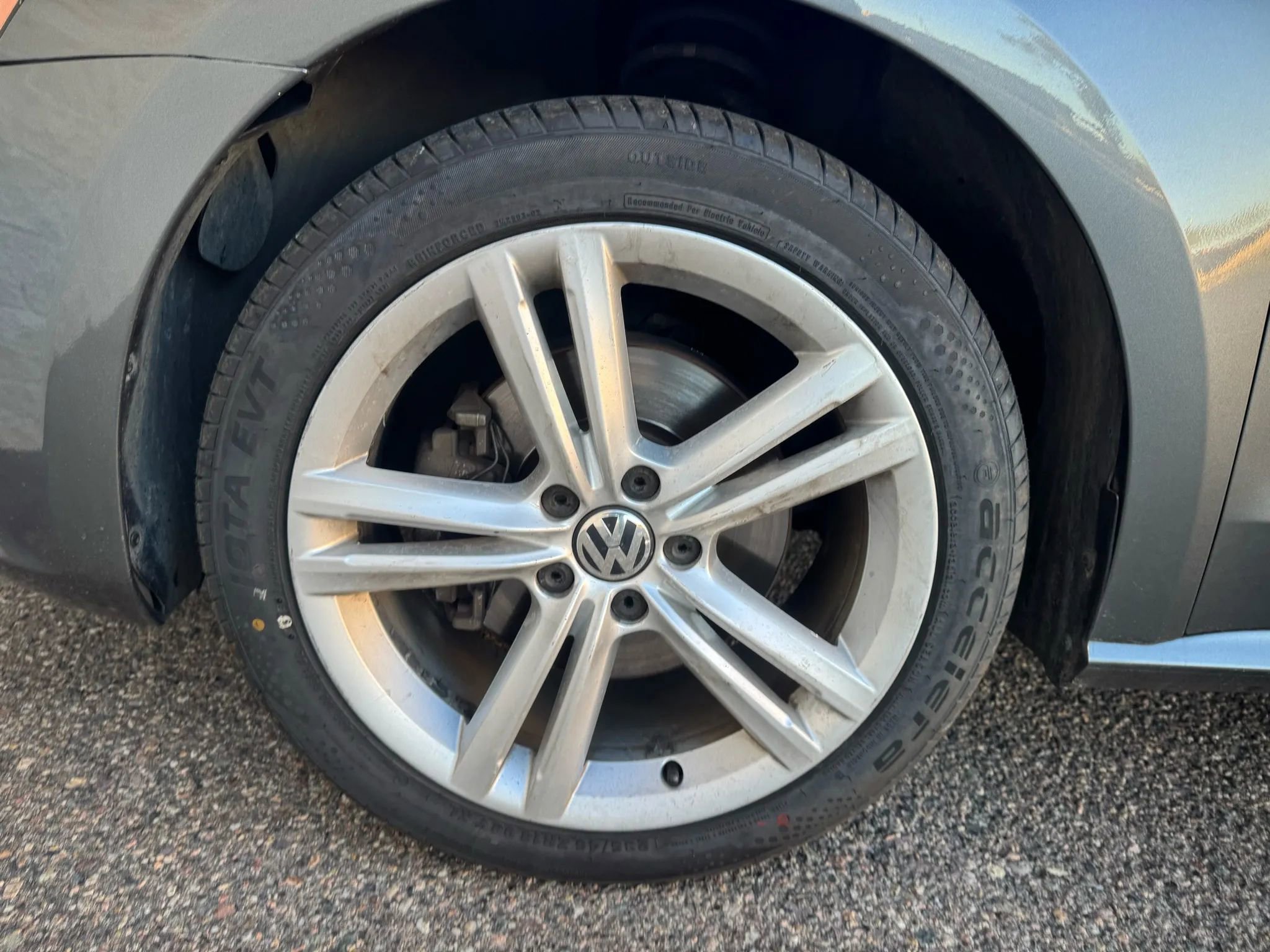 Used 2014 Volkswagen Passat TDI SE FWD image 24