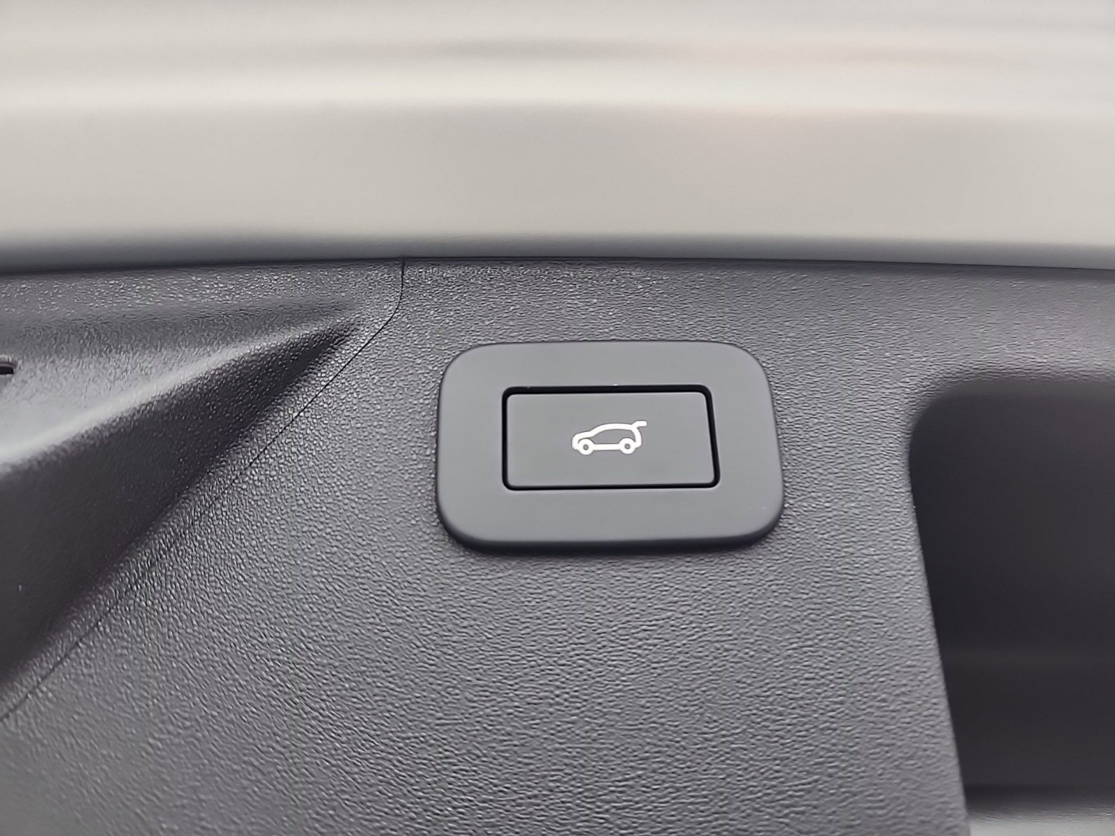 Certified 2025 Land Rover Discovery Sport S image 14