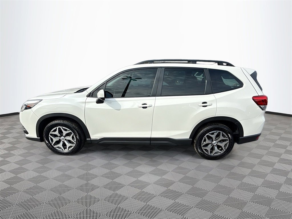 Used 2023 Subaru Forester Premium image 9