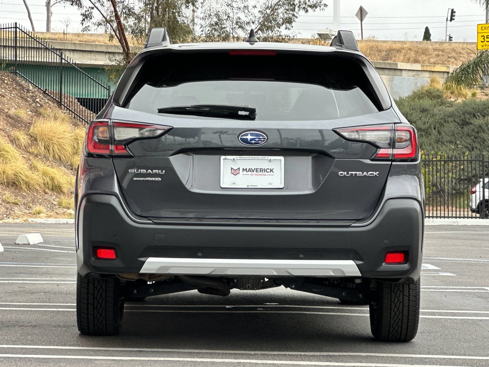 Used 2023 Subaru Outback Limited AWD/4WD image 4