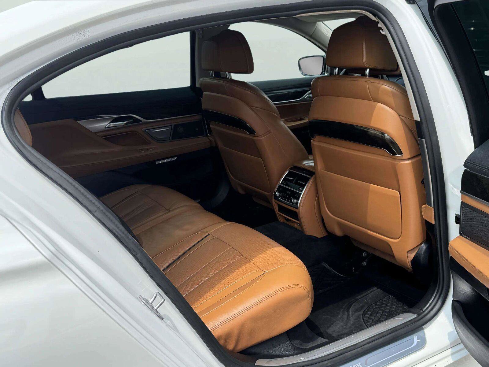 Used 2016 BMW 750i xDrive AWD/4WD image 37