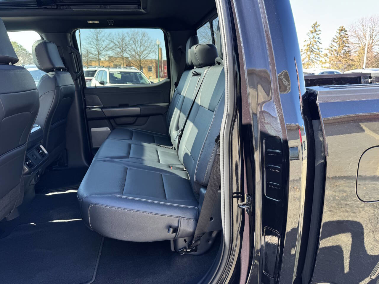 Used 2025 Ford F150 Lariat image 9