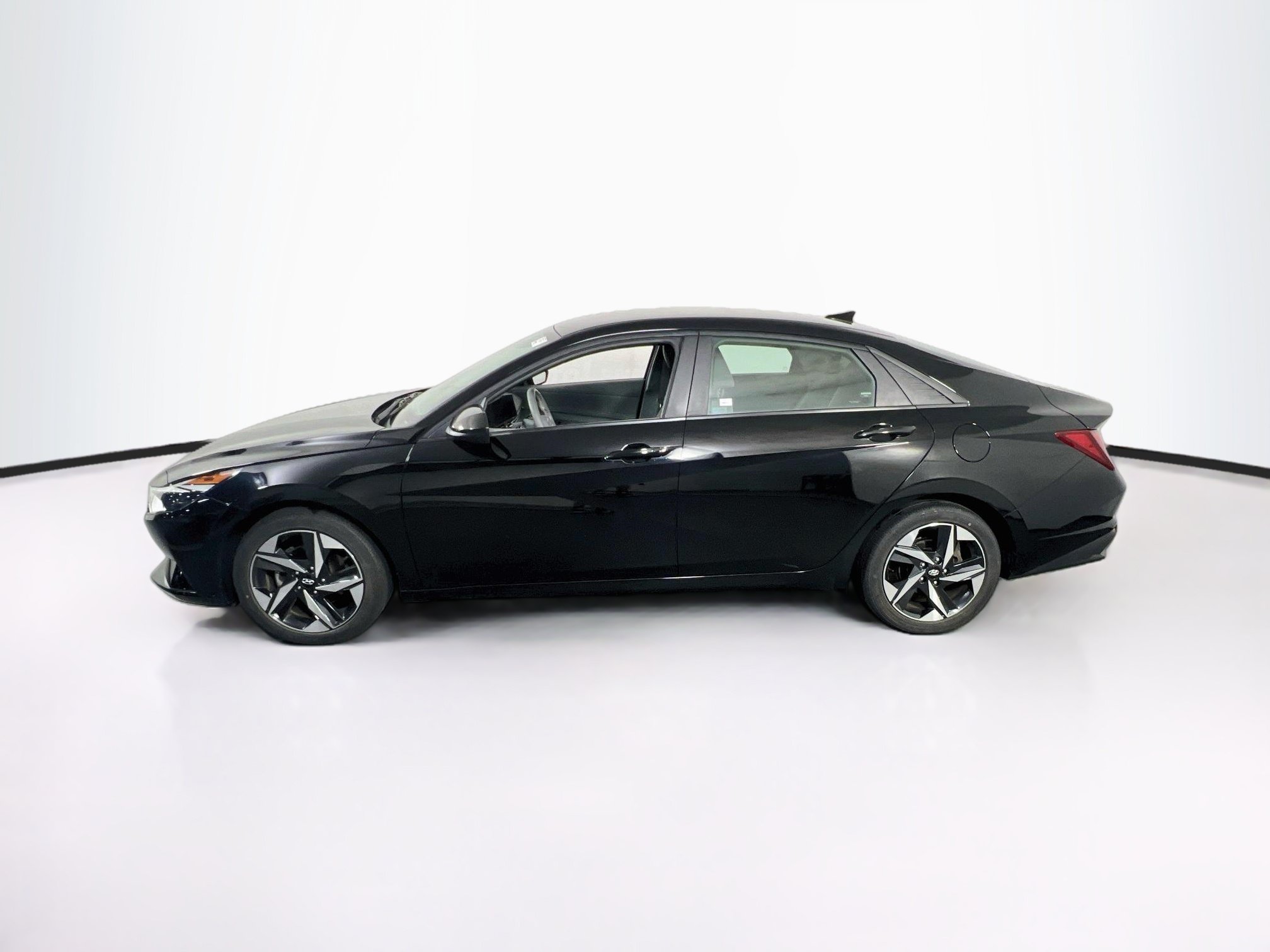 Used 2023 Hyundai Elantra SEL w/ Convenience Package FWD image 8