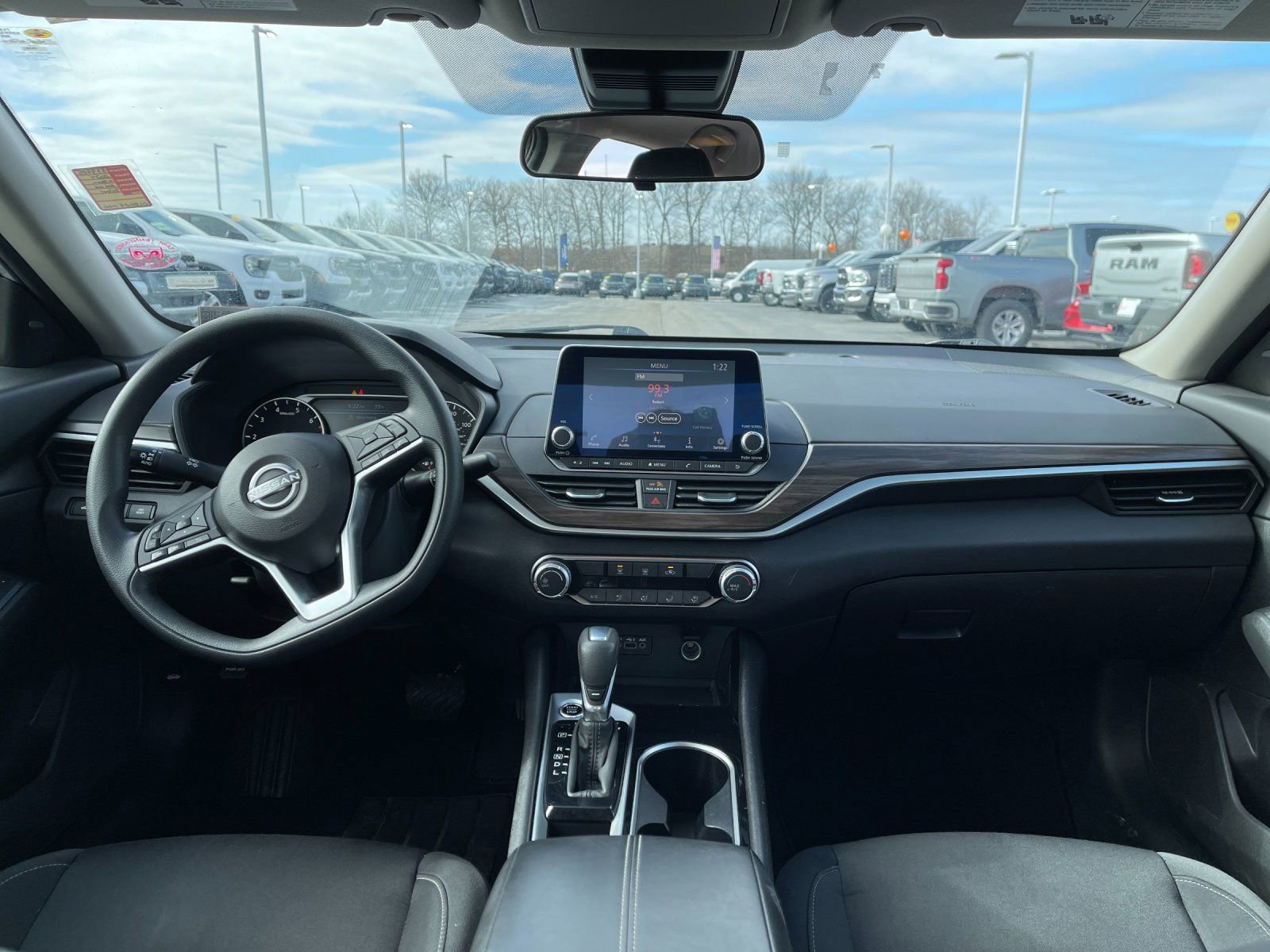 Used 2024 Nissan Altima 2.5 SV image 15