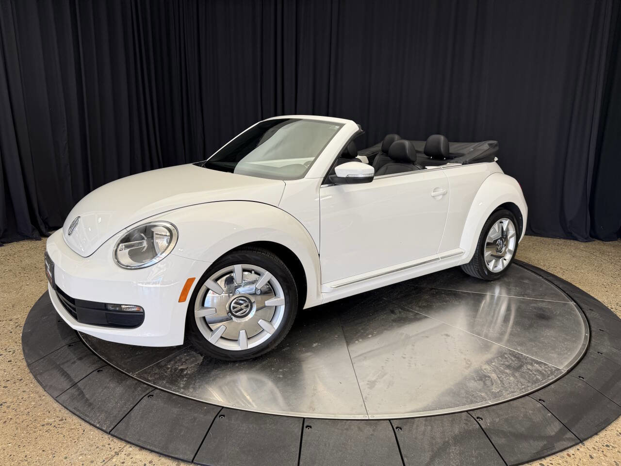 Used 2014 Volkswagen Beetle 2.5 image 2