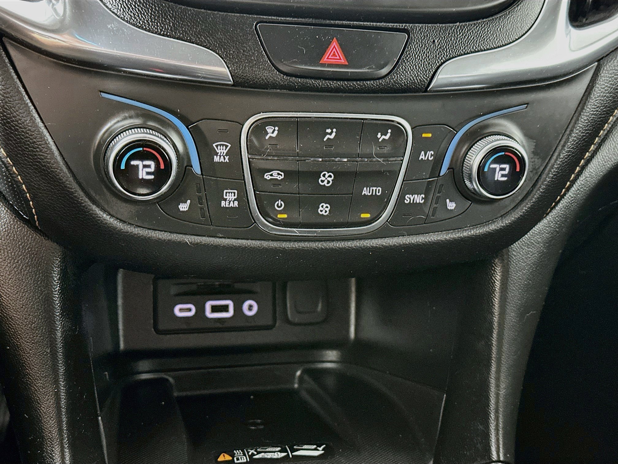 Used 2021 Chevrolet Equinox Premier FWD image 15