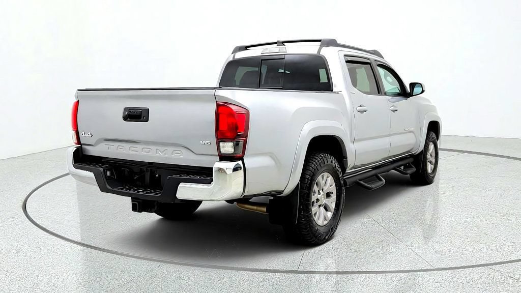 Used 2019 Toyota Tacoma SR5 AWD/4WD image 5