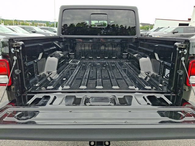 Certified 2023 Jeep Gladiator Sport AWD/4WD image 33