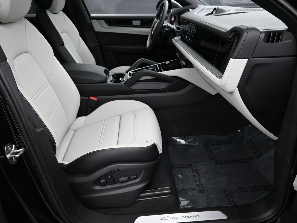 Certified 2026 Porsche Cayenne E-Hybrid Coupe AWD/4WD image 29