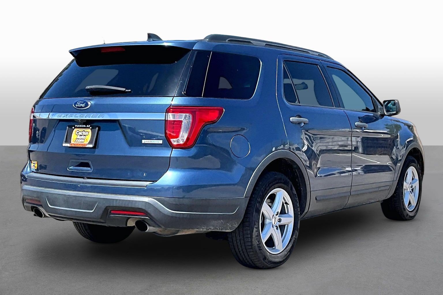 Used 2018 Ford Explorer FWD video 2