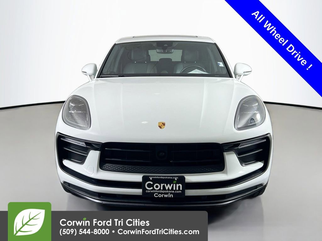 Used 2024 Porsche Macan image 3