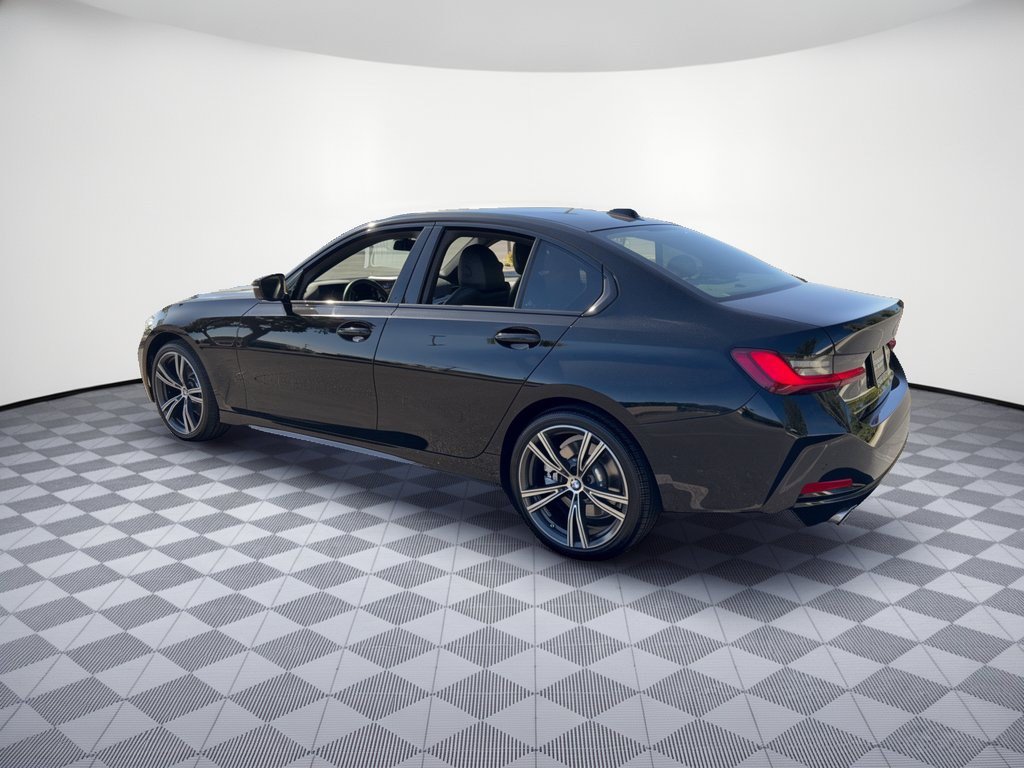 Used 2023 BMW 330i Sedan w/ Convenience Package RWD image 3