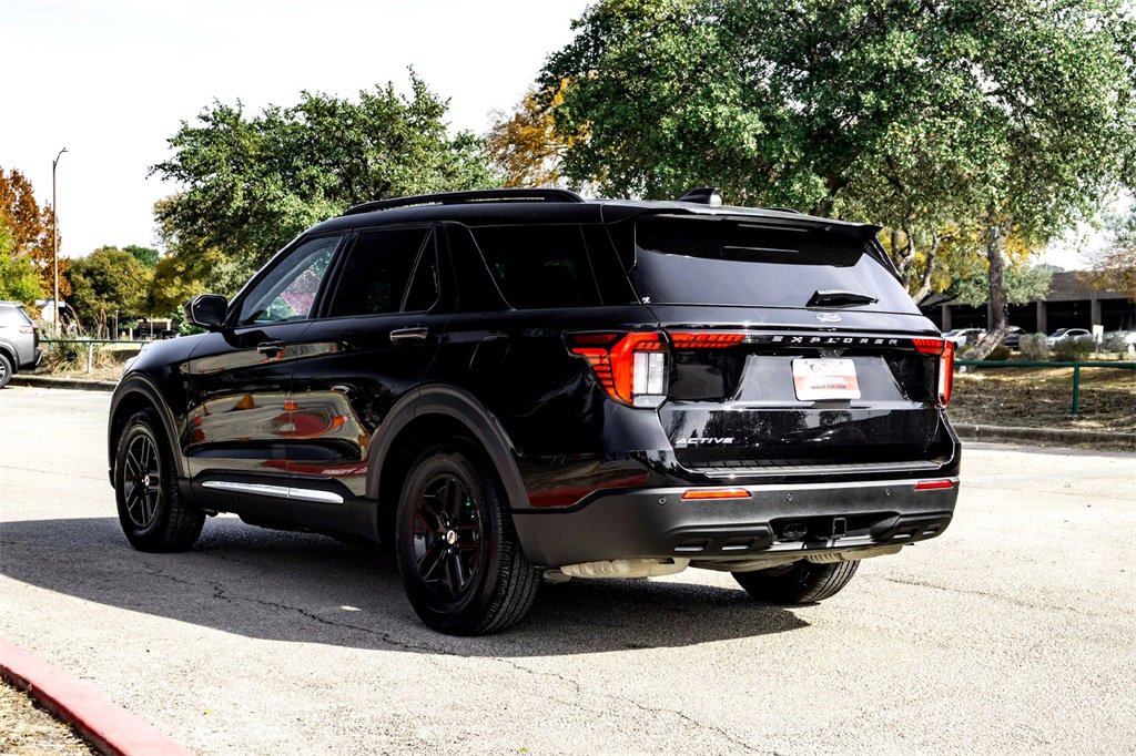 Used 2025 Ford Explorer Active image 7