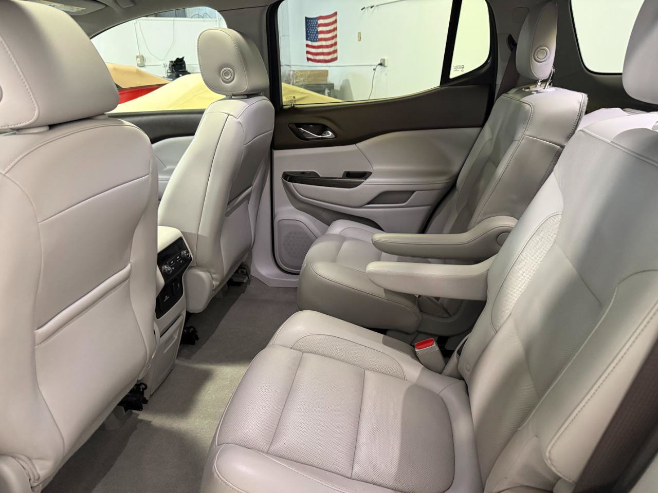 Used 2017 GMC Acadia SLT AWD/4WD image 16