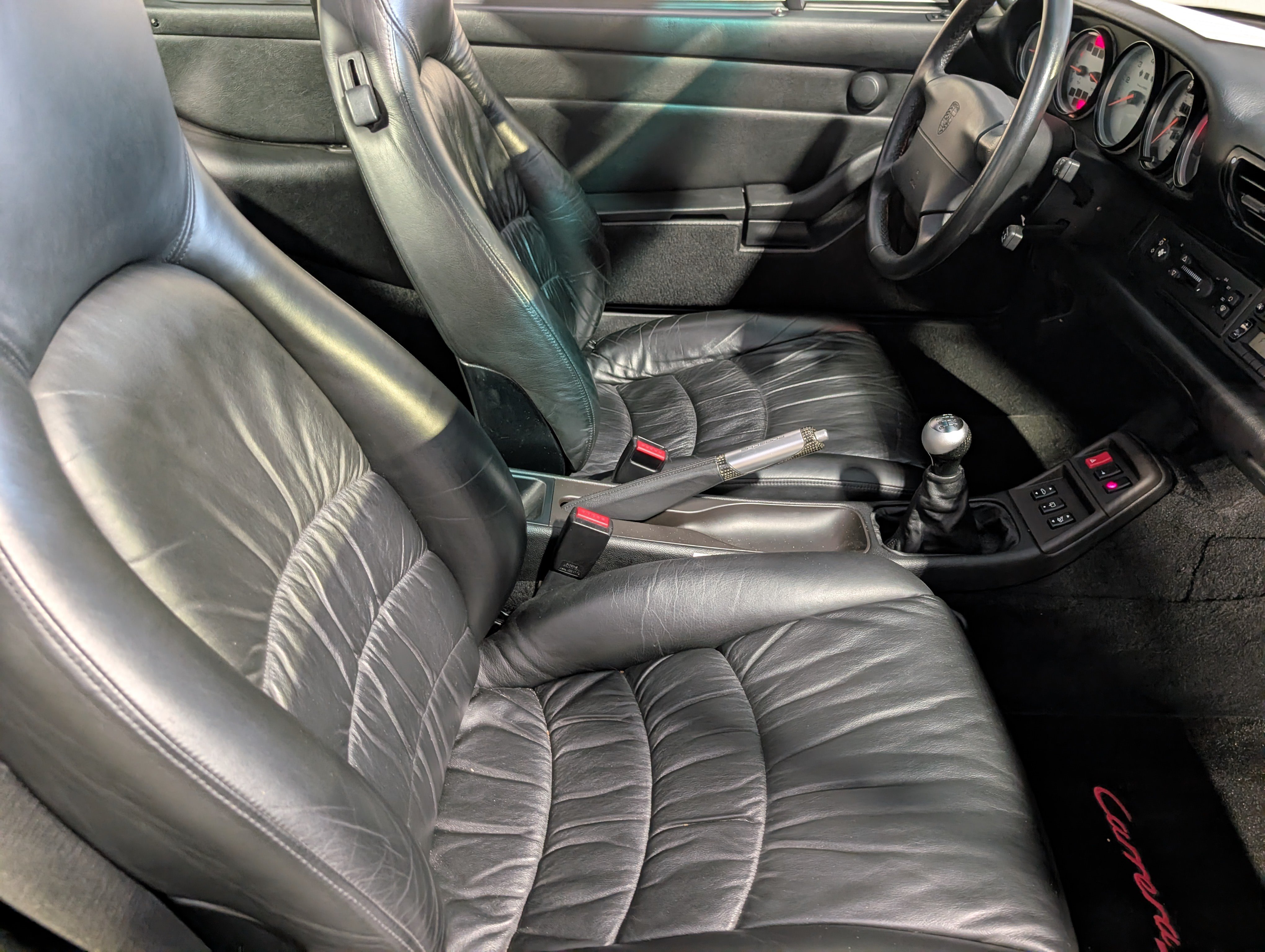 Used 1997 Porsche 911 Carrera 4S AWD/4WD image 23